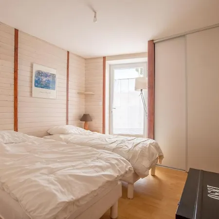 Hébergement de vacances Maison Pour 6 - Jardin Et Terrasse - 300m *