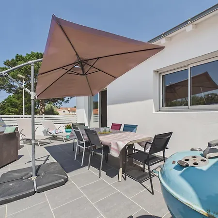 Maison Pour 6 - Jardin Et Terrasse - 300m Casa de Férias